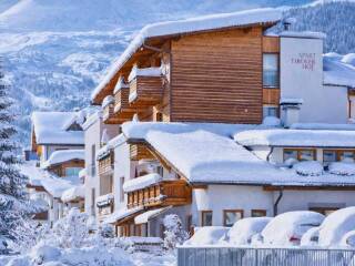 01. Catered chalet Tirolerhof Apart Serfaus Aanzicht chalet