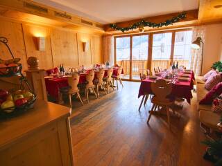 03 v2. Catered chalet Kelle Fiss Eetzaal