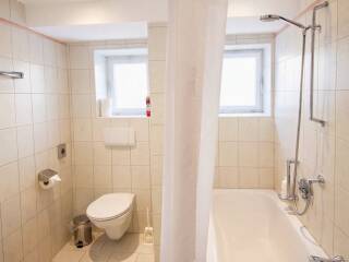 15. Skichalet Tirolerhof Serfaus Badkamer