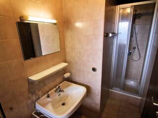 17. Catered chalet Demlhof Finkenberg Douche