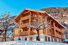 01. Catered chalet Demlhof Finkenberg Aanzicht Sunny