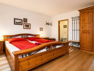 11. Catered chalet Alpinum Sankt Anton Slaapkamer 2